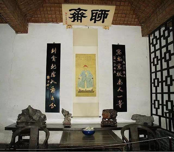 如何打造一個古色古香的中式古典書房